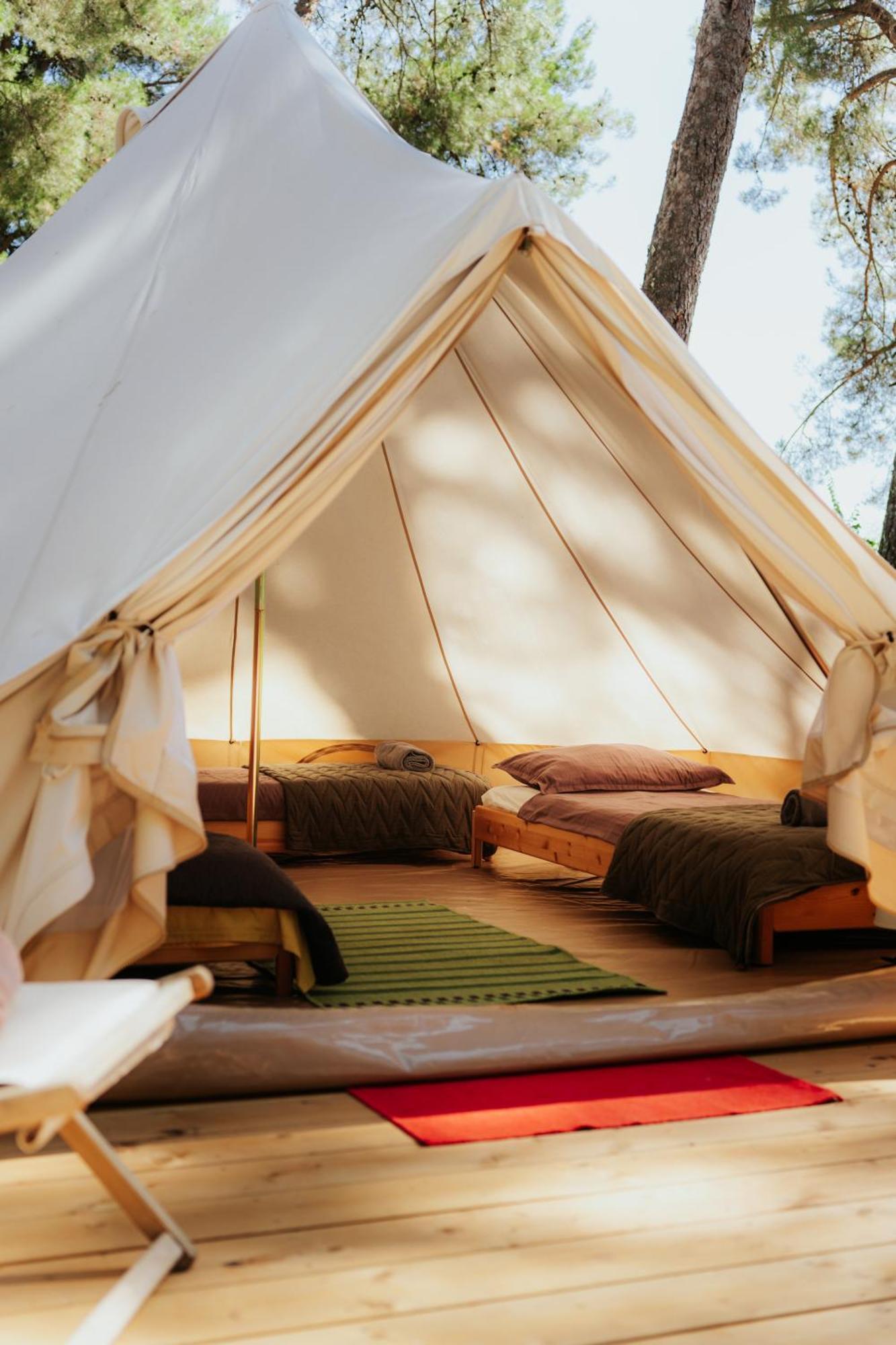 Camp 'Dvor' bell tent accommodation Manjadvorci Camera foto