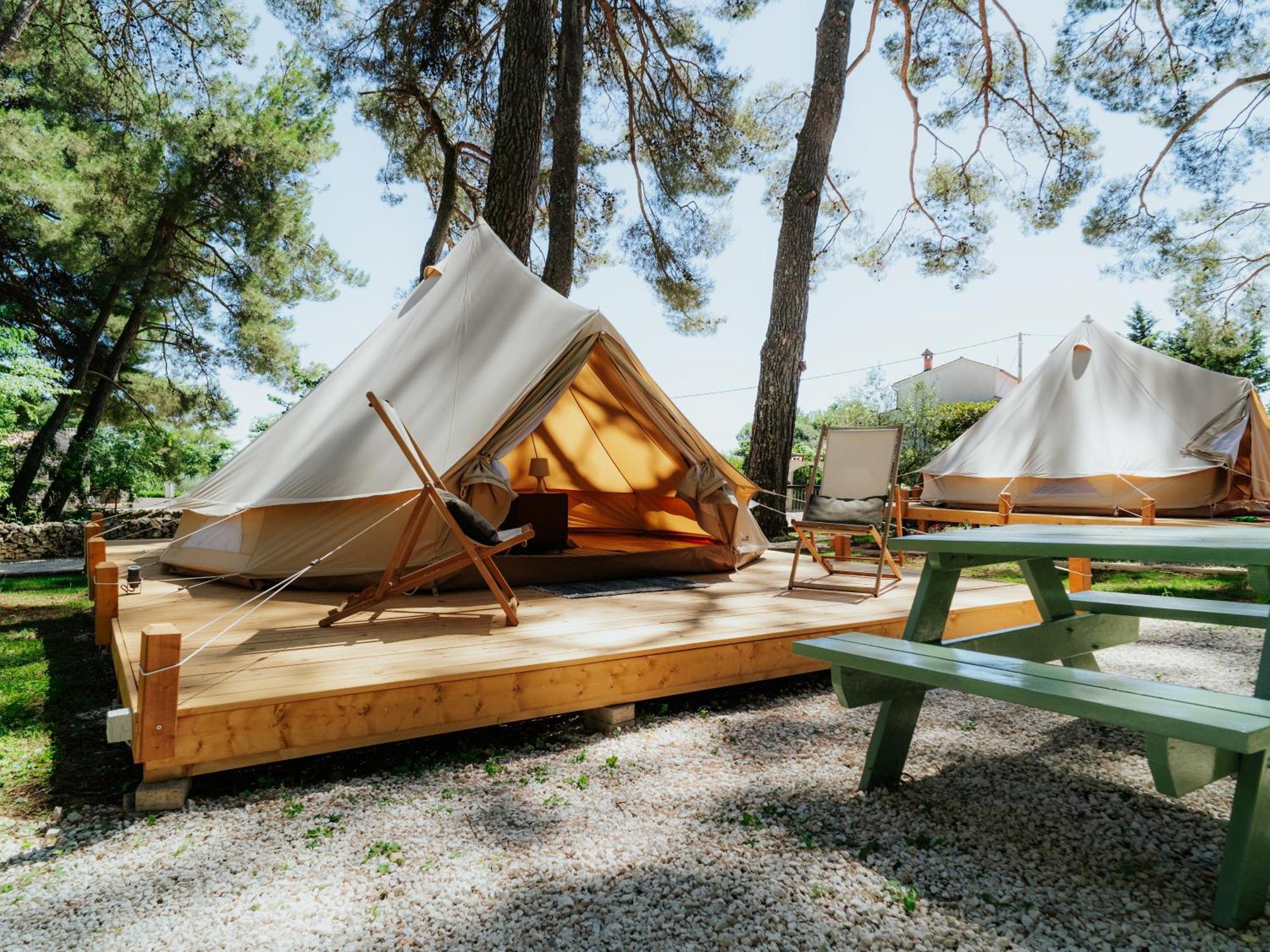 Camp 'Dvor' bell tent accommodation Manjadvorci Camera foto