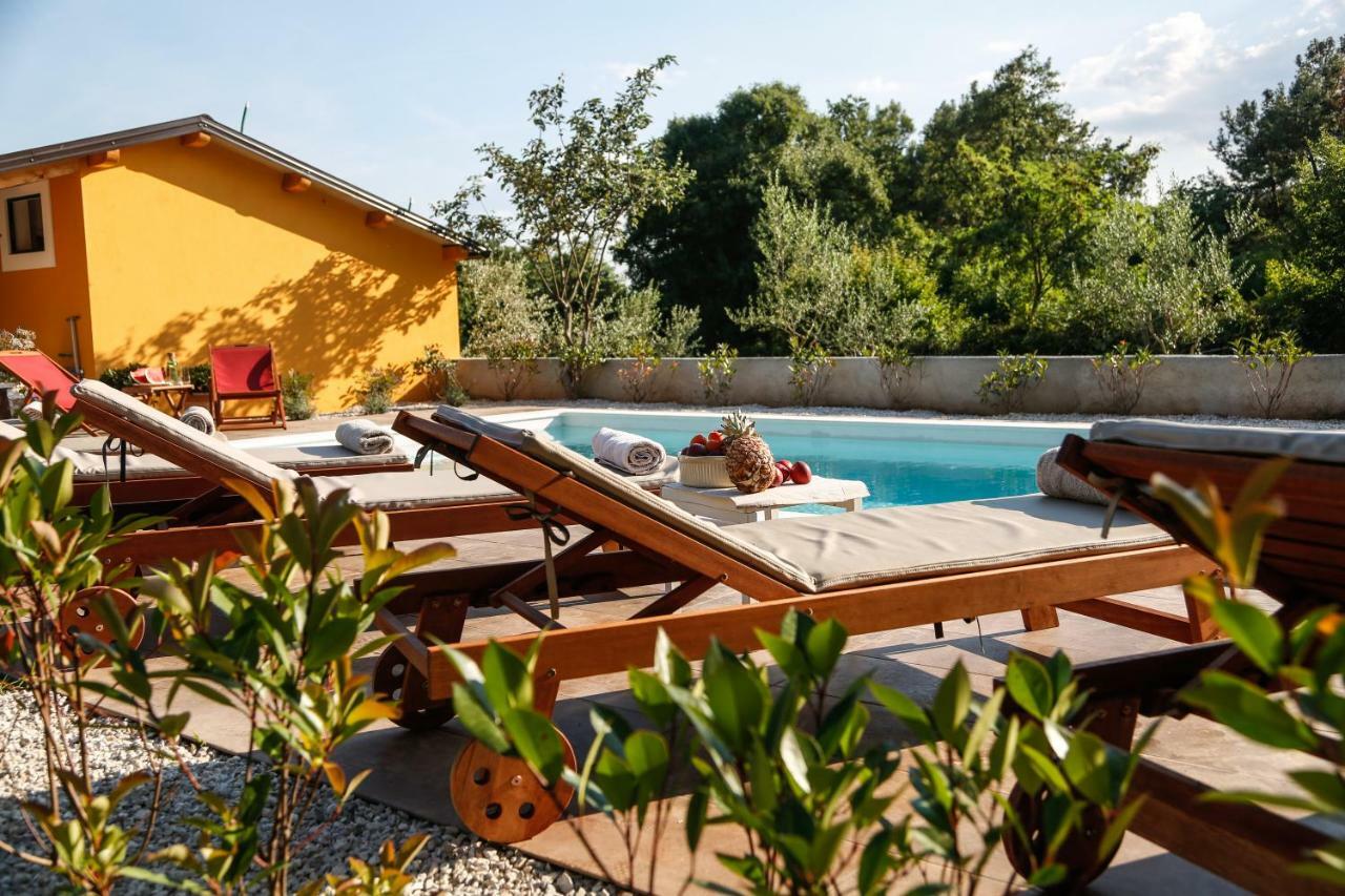 Camp 'Dvor' bell tent accommodation Manjadvorci Esterno foto